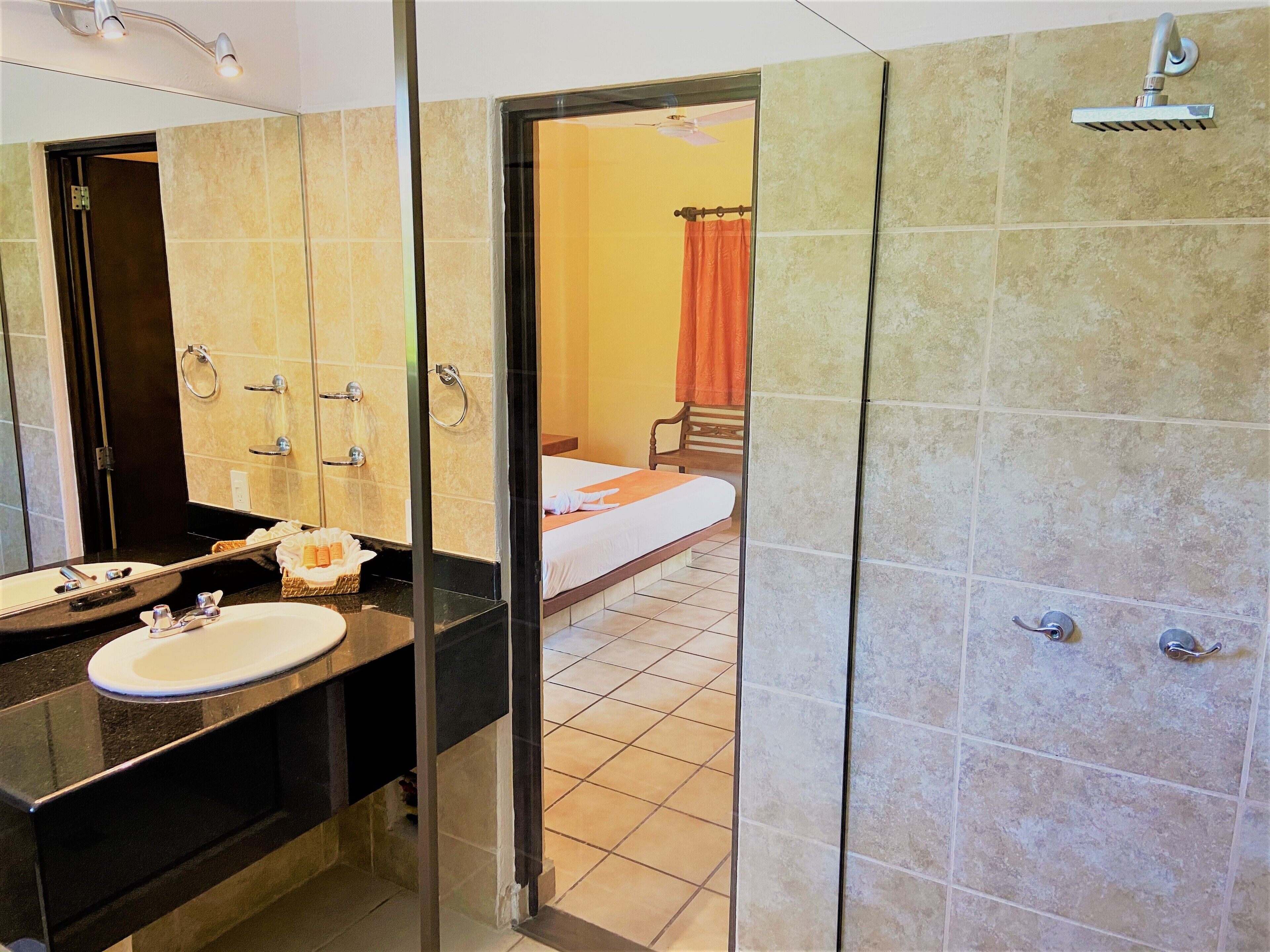 deluxe room, terrace | bathroom | shower, free toiletries, hair dryer, towels