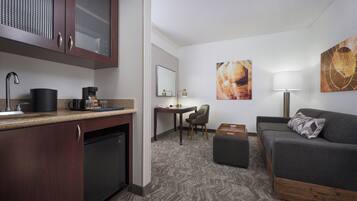 Allergikerbettwaren, Schreibtisch, Verdunkelungsvorhänge