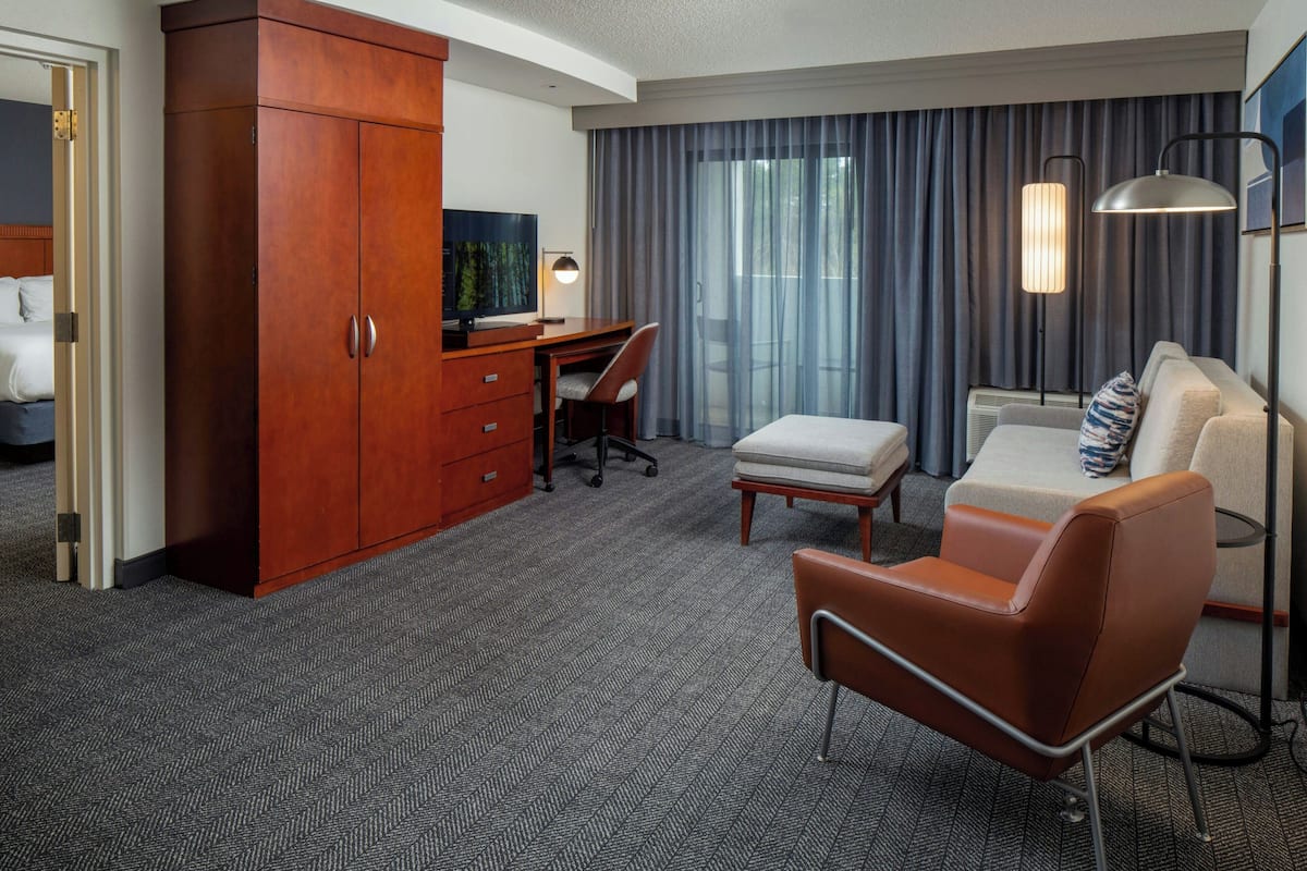 Suite, 1 Schlafzimmer | Hochwertige Bettwaren, Daunenbettdecken, Schreibtisch