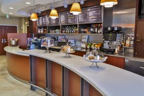 Breakfast and dinner served - Courtyard by Marriott Mobile Daphne/Eastern Shore (Spanish Fort)