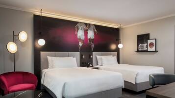 Room, Non Smoking (Urban View) | In-room safe, desk, laptop workspace, blackout drapes