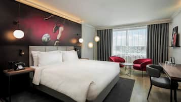 Premium Room, Non Smoking (Sky View) | In-room safe, desk, laptop workspace, blackout drapes