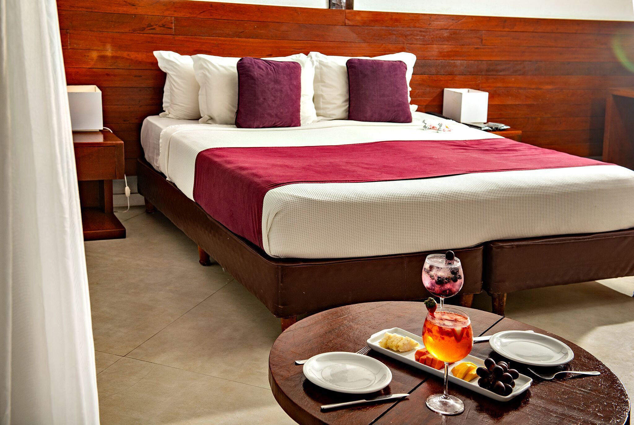 Minibar, Zimmersafe, kostenloses WLAN, Bettwäsche