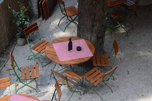 Khu ẩm thực ngoài trời