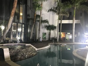 Bain à remous extérieur