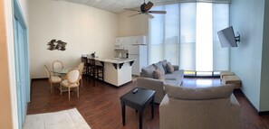 公寓 | 起居区 | 平板电视、收费电影