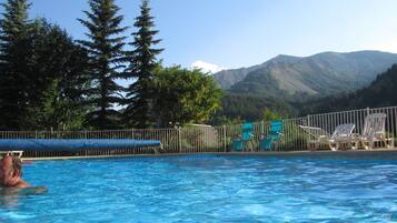 Outdoor pool, pool loungers