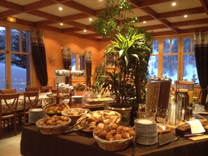 Daily buffet breakfast (EUR 15 per person)