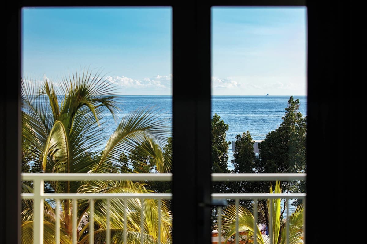 room, 1 king bed, balcony, ocean view | 1 bedroom, premium bedding, pillow-top beds, in-room safe