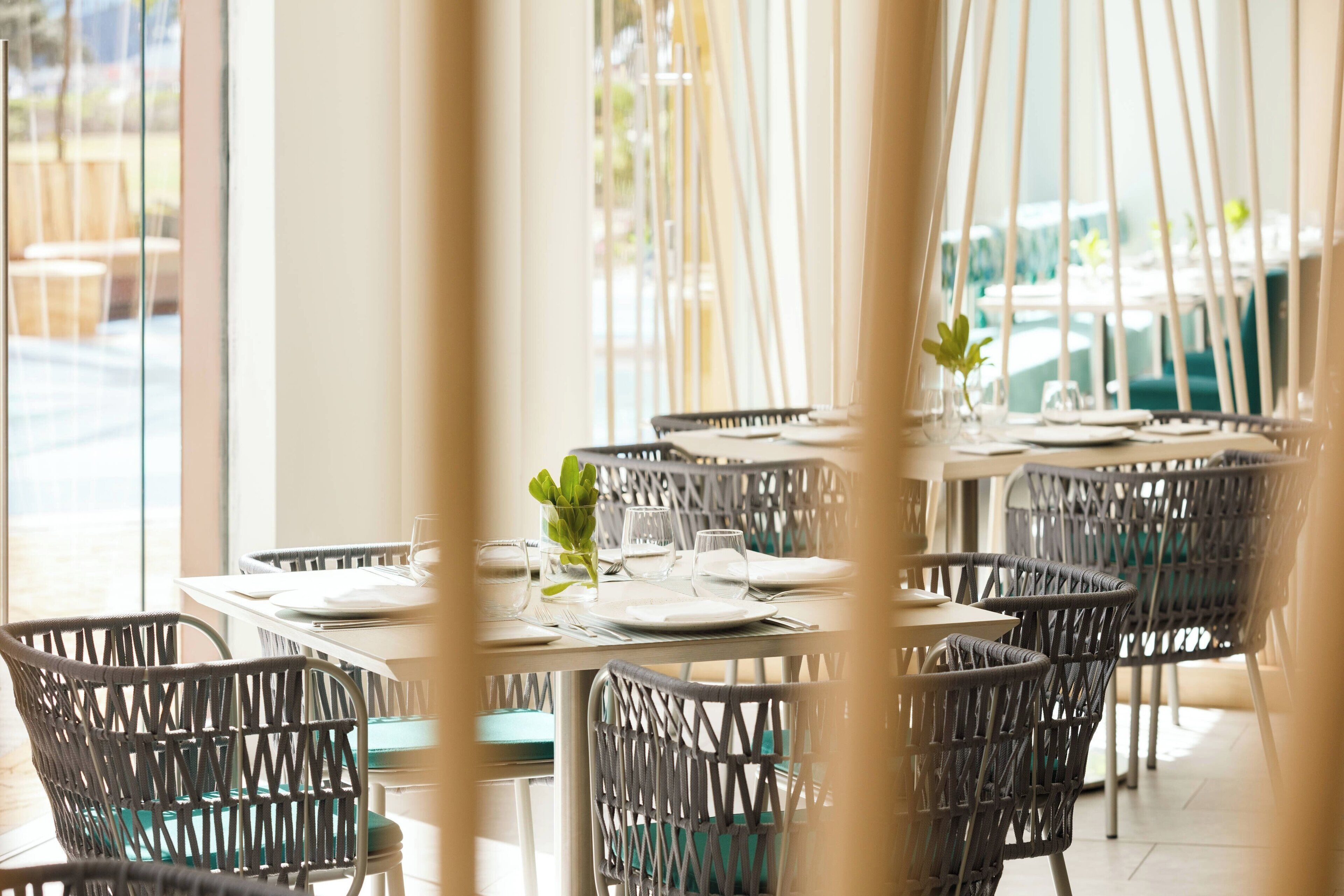 4 restaurants, breakfast, lunch, dinner served; international cuisine