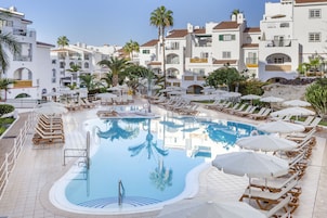 2 piscines extérieures