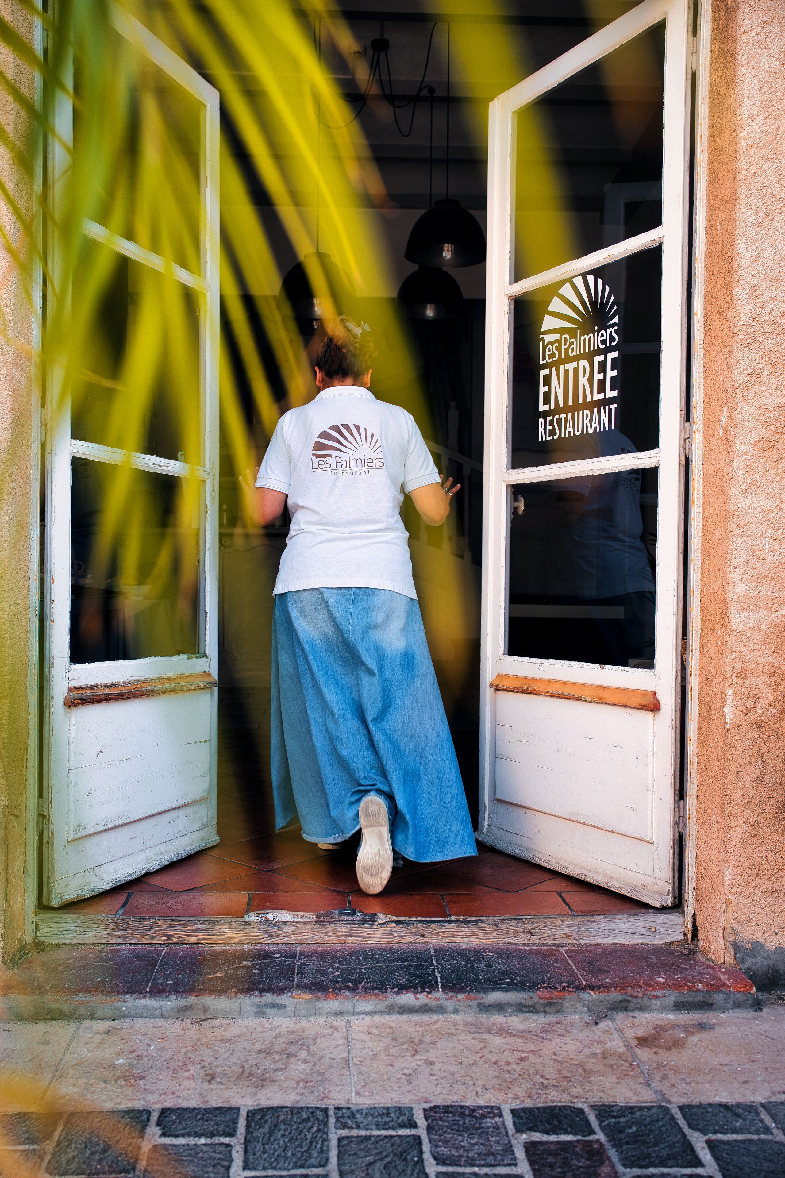 breakfast, lunch, dinner served; regional cuisine, sea views