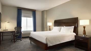 Hochwertige Bettwaren, Zimmersafe, Schreibtisch, Bügeleisen/Bügelbrett