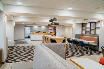 Esmorzar diari d'estil bufet gratuït