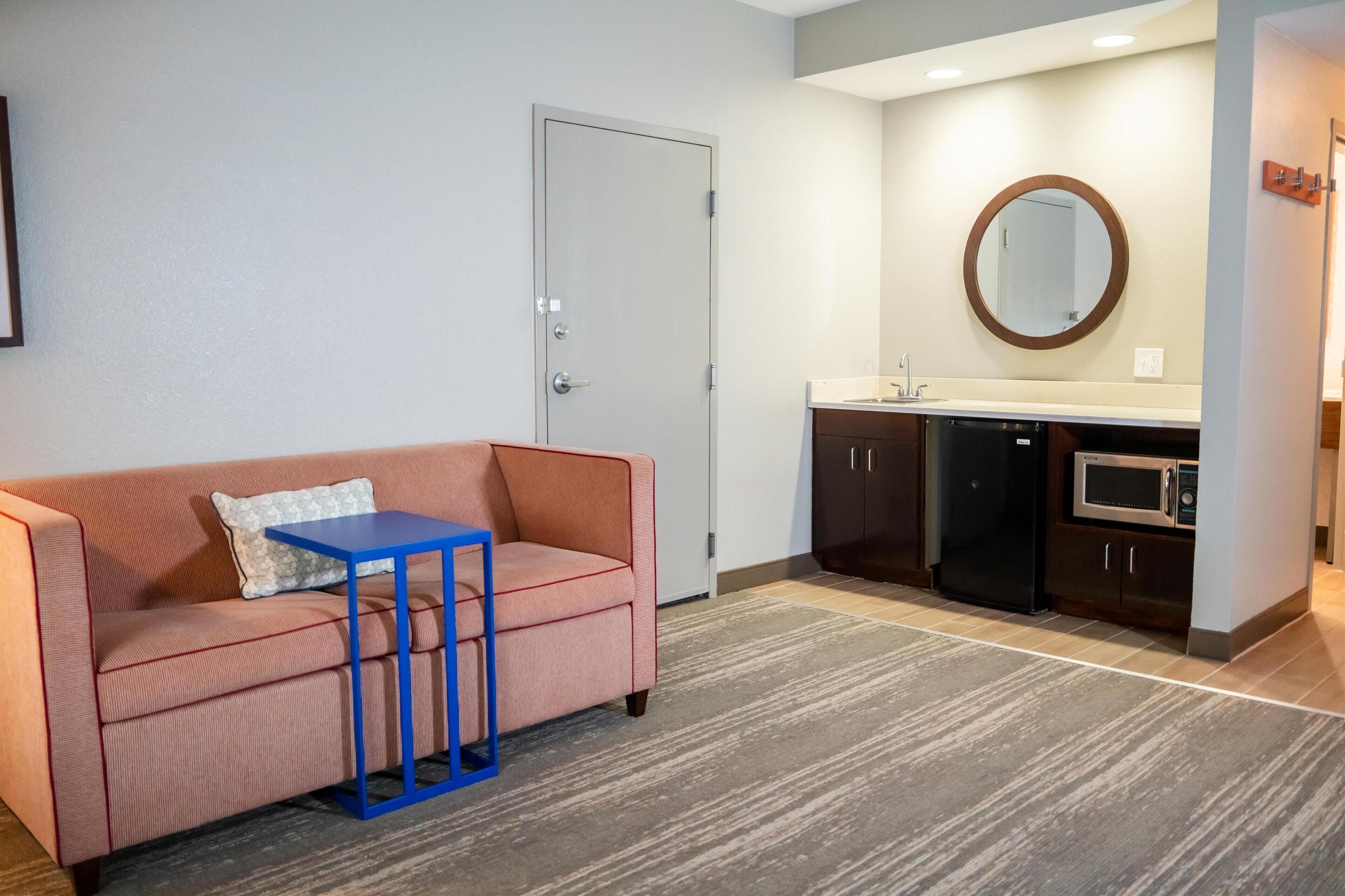 suite, 1 bedroom, non smoking | minibar