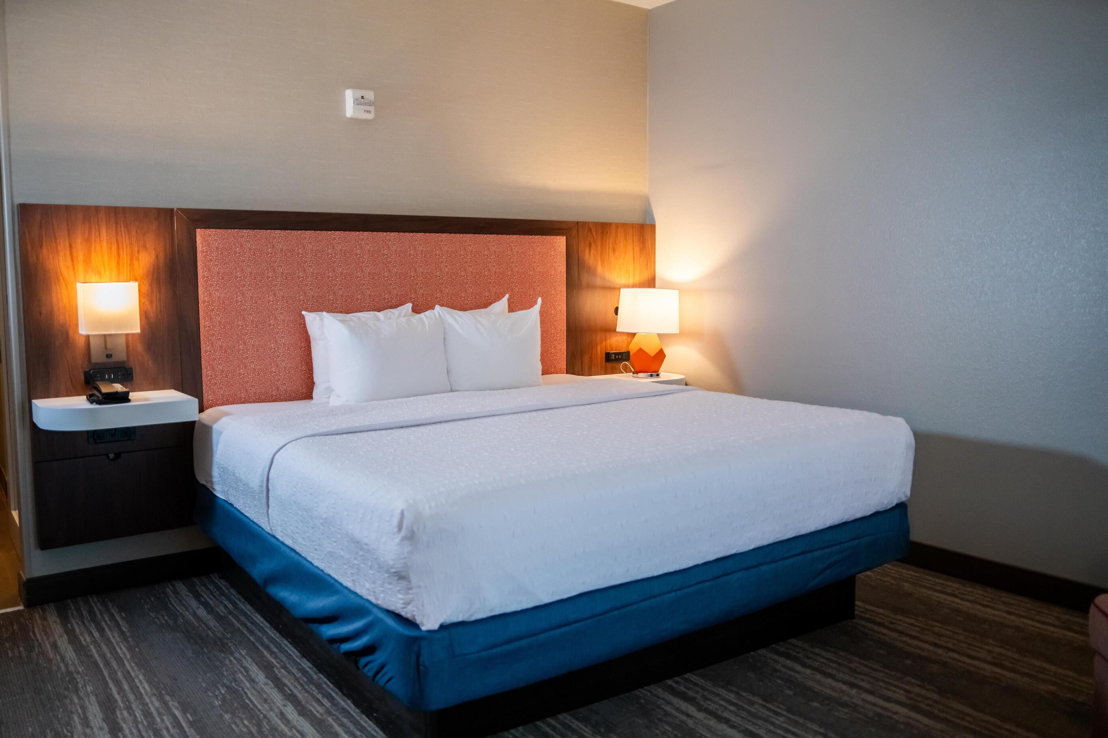 suite, 1 bedroom, non smoking | premium bedding, down duvets, pillow-top beds, laptop workspace