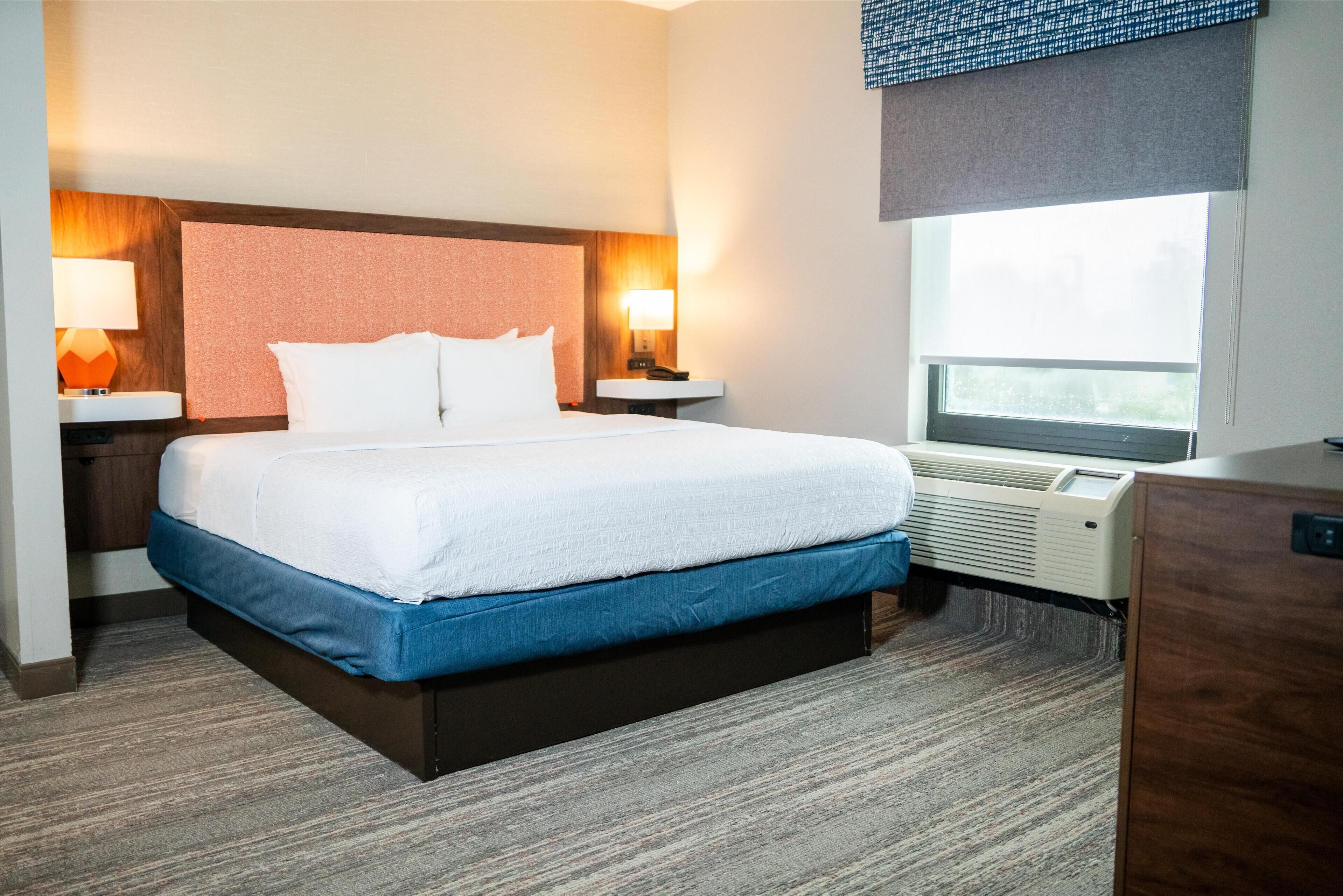 suite, 1 bedroom, non smoking | premium bedding, down duvets, pillow-top beds, laptop workspace