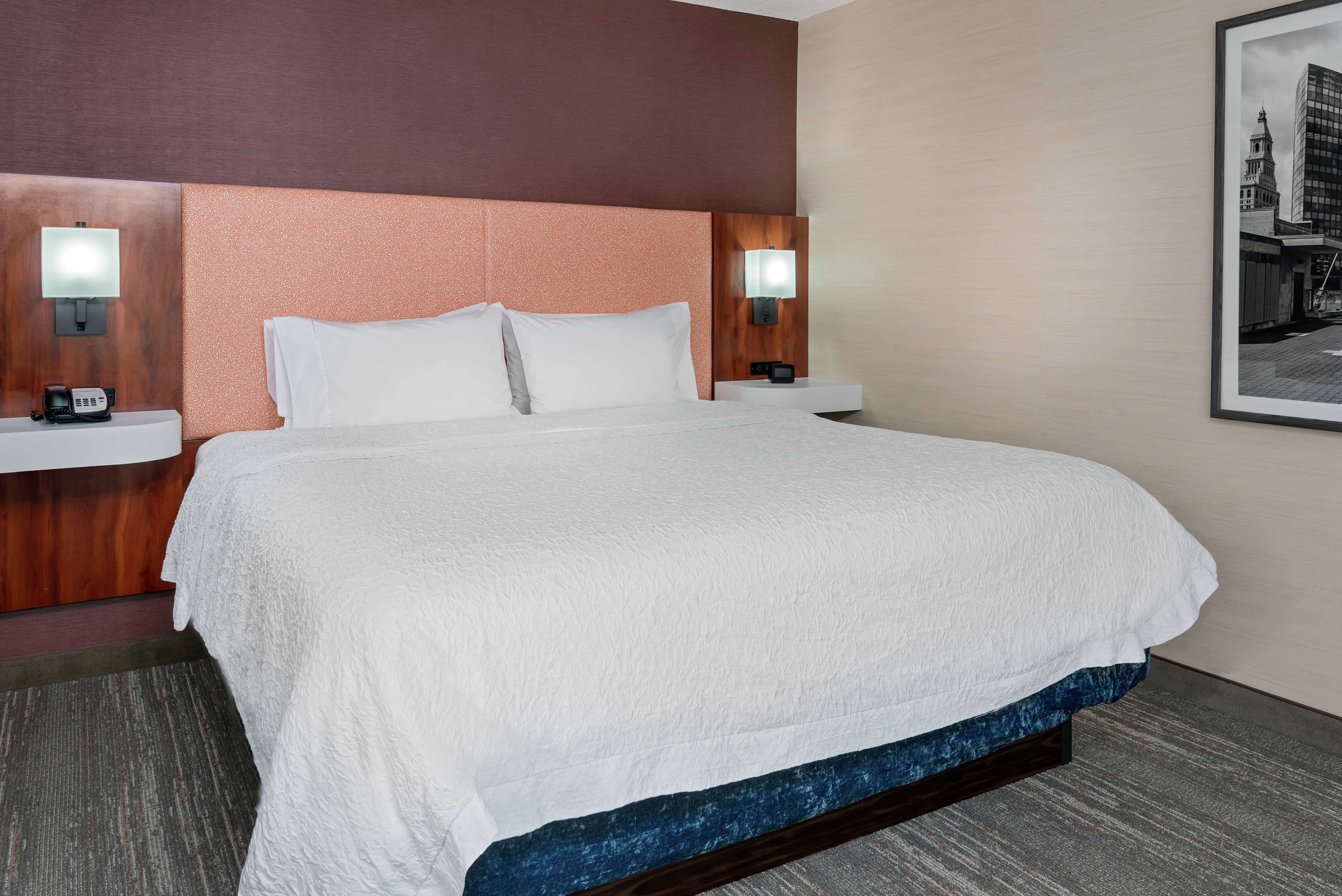 desk, free cots/infant beds, free wifi, bed sheets