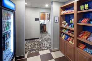 Snack bar - Hampton Inn & Suites Cedar Rapids - North (Cedar Rapids)