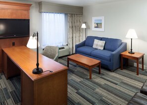 Studio Suite | Premium bedding, in-room safe, blackout curtains, iron/ironing board - Hampton Inn & Suites Cedar Rapids - North (Cedar Rapids)