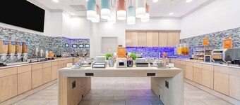 Homewood Suites by Hilton East Rutherford - Meadowlands