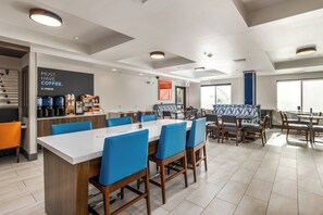 Free buffet breakfast - Holiday Inn Express Hotel & Suites Vancouver Mall by IHG (Vancouver)