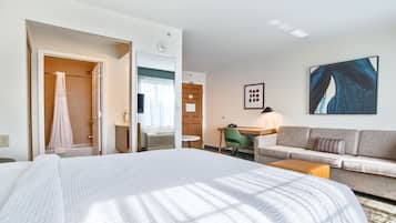 Hypo-allergenic bedding, in-room safe, desk, laptop workspace