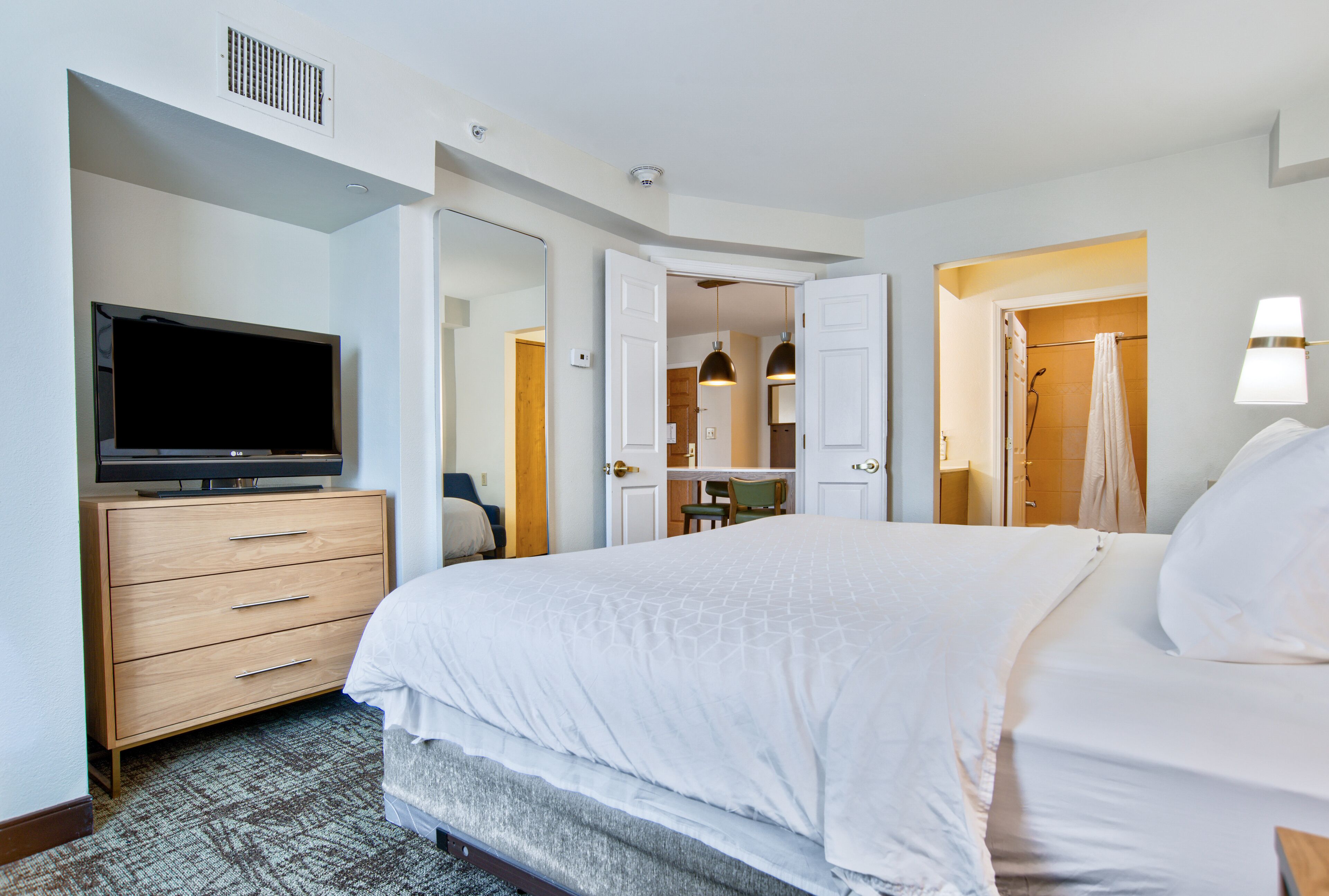 hypo-allergenic bedding, in-room safe, desk, laptop workspace