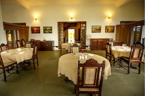 Daily continental breakfast for a fee - Amritara The Poovath Beachfront Heritage, Fort Kochi (Kochi)