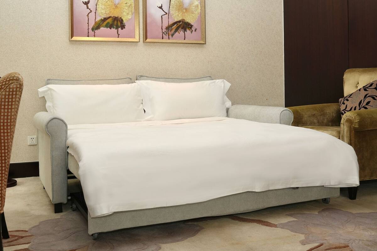 Down duvets, minibar, in-room safe, desk