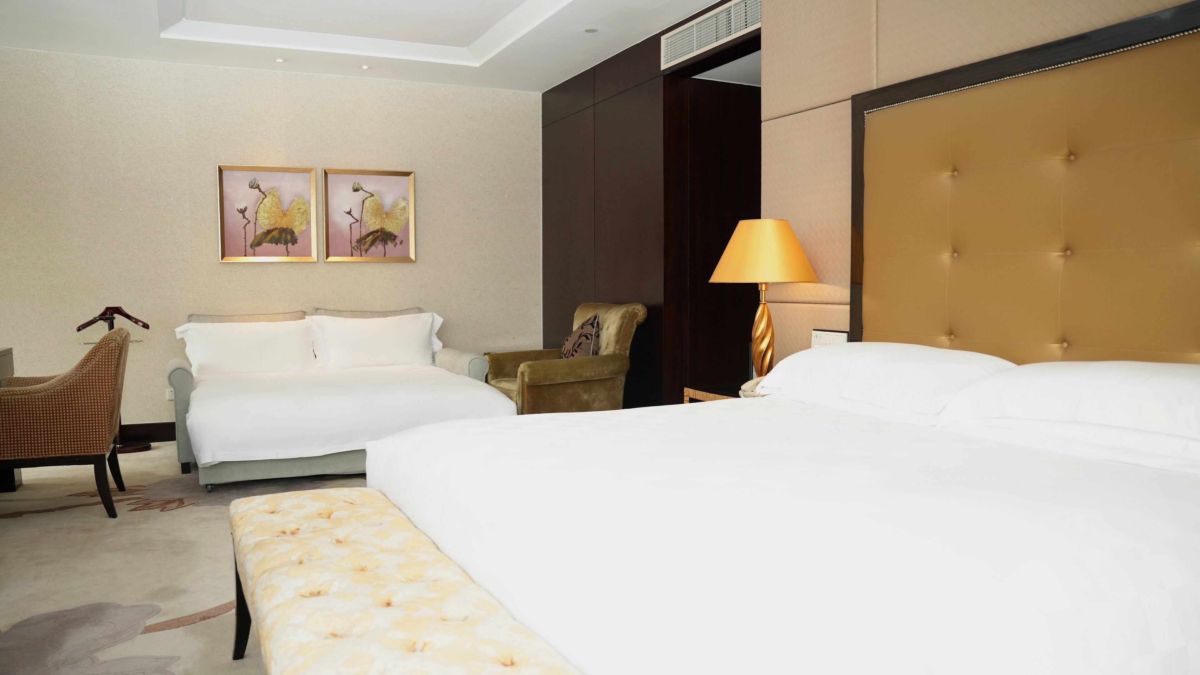 Junior Suite, 1 King Bed with Sofa bed | Down comforters, minibar, in-room safe, desk