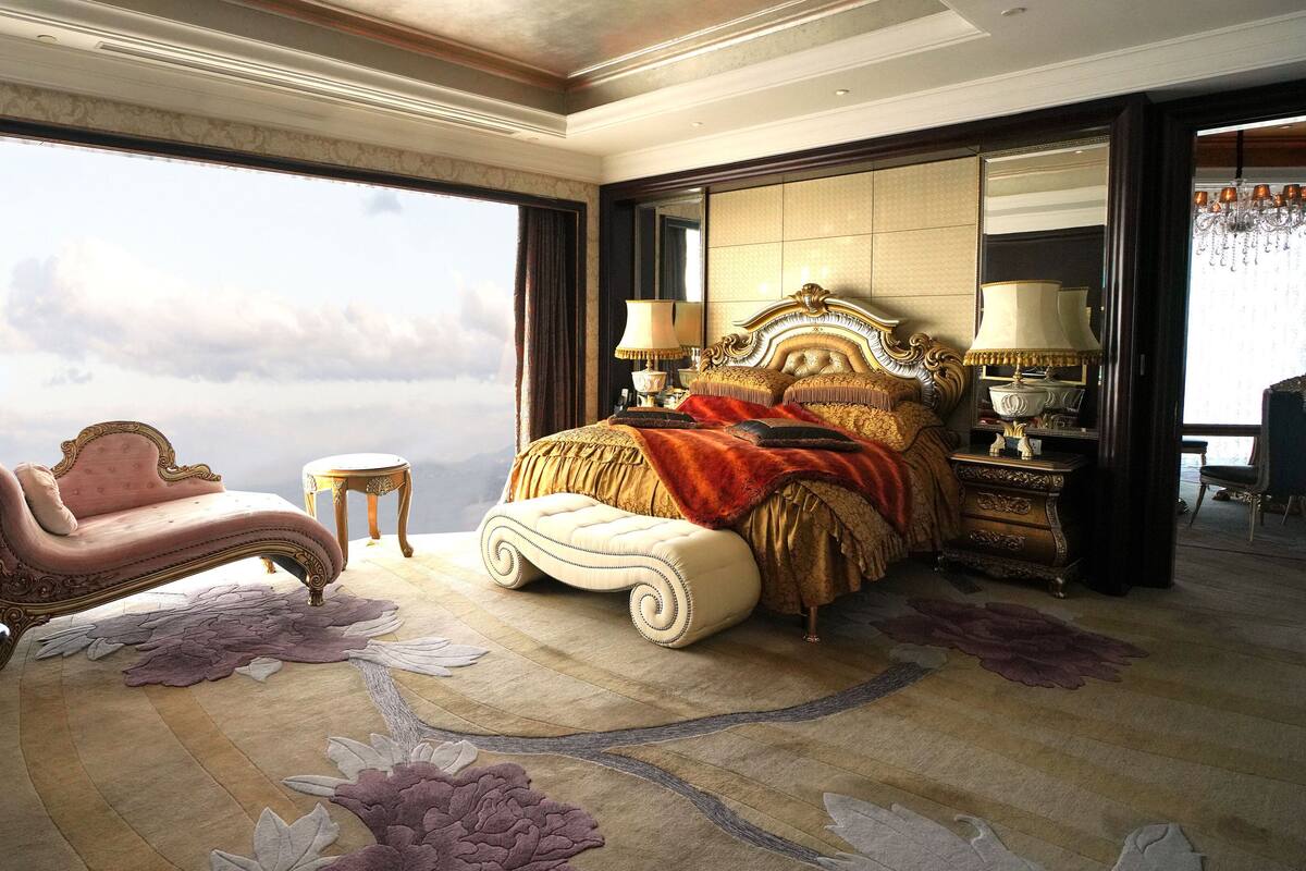 Presidential Suite, Smoking | 1 bedroom, down comforters, minibar, in-room safe