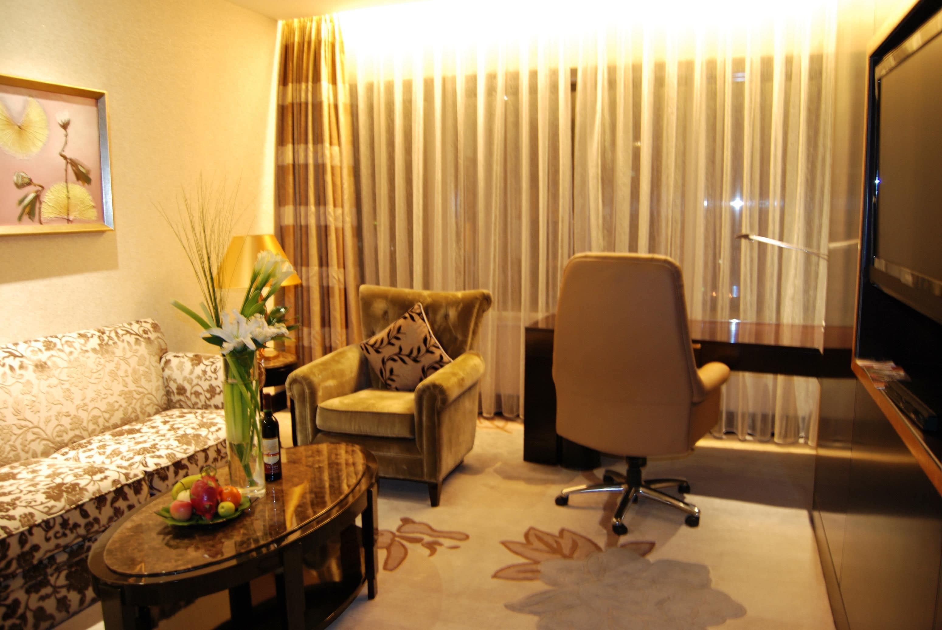 1 bedroom, minibar, in-room safe, desk