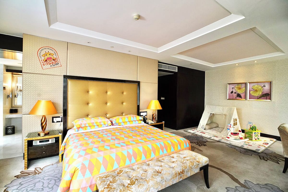 Down duvets, minibar, in-room safe, desk