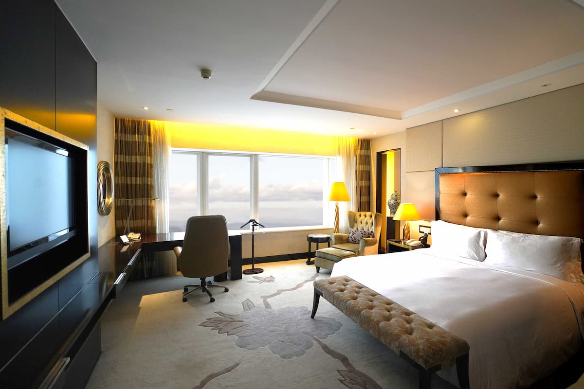 Down duvets, minibar, in-room safe, desk