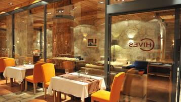 2 Restaurants; Frühstück, Mittagessen und Abendessen werden serviert