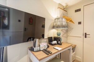 Classic Single Room | Individually decorated, desk, blackout drapes, iron/ironing board