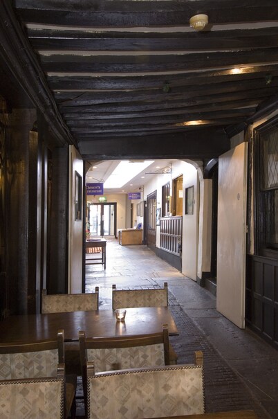 George & Pilgrims Hotel