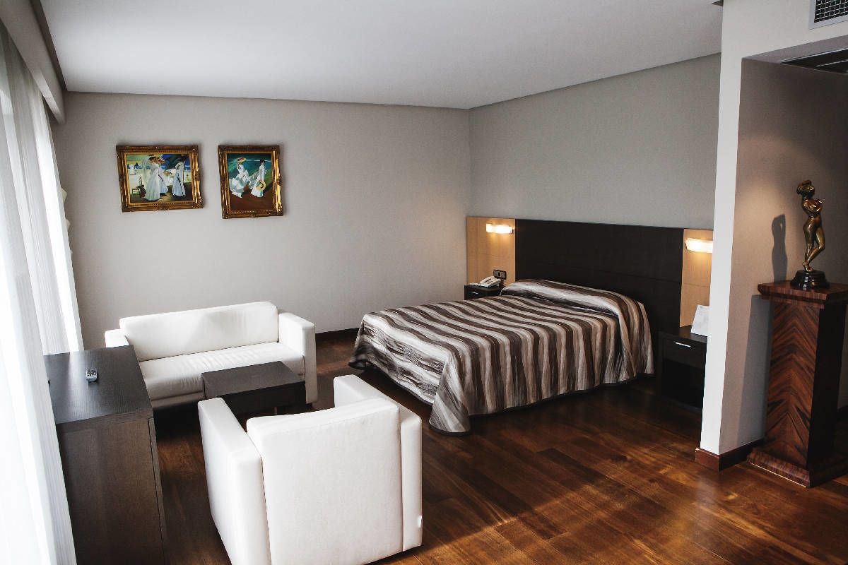 double or twin room | 1 bedroom, minibar, in-room safe, individually decorated