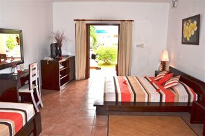 Superior Double Room | 1 bedroom, minibar, in-room safe, desk