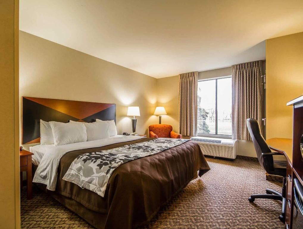 Desk, blackout drapes, iron/ironing board, free cribs/infant beds