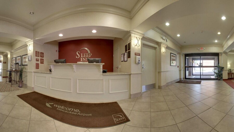 Sleep Inn & Suites Milwaukee Airport