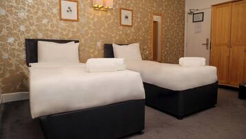 Standard Twin Room | Individually decorated, individually furnished, laptop workspace