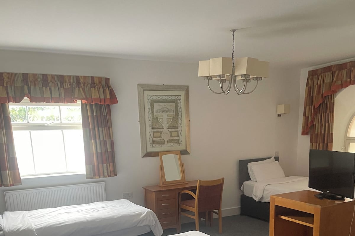 Standard Triple Room | 1 bedroom, individually decorated, individually furnished