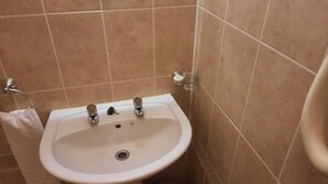 Individually decorated, individually furnished, laptop workspace - Hotel 1843 Reading (Reading)