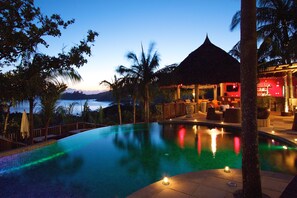 2 outdoor pools, pool umbrellas, sun loungers - Valmer Resort (Mahé Island)