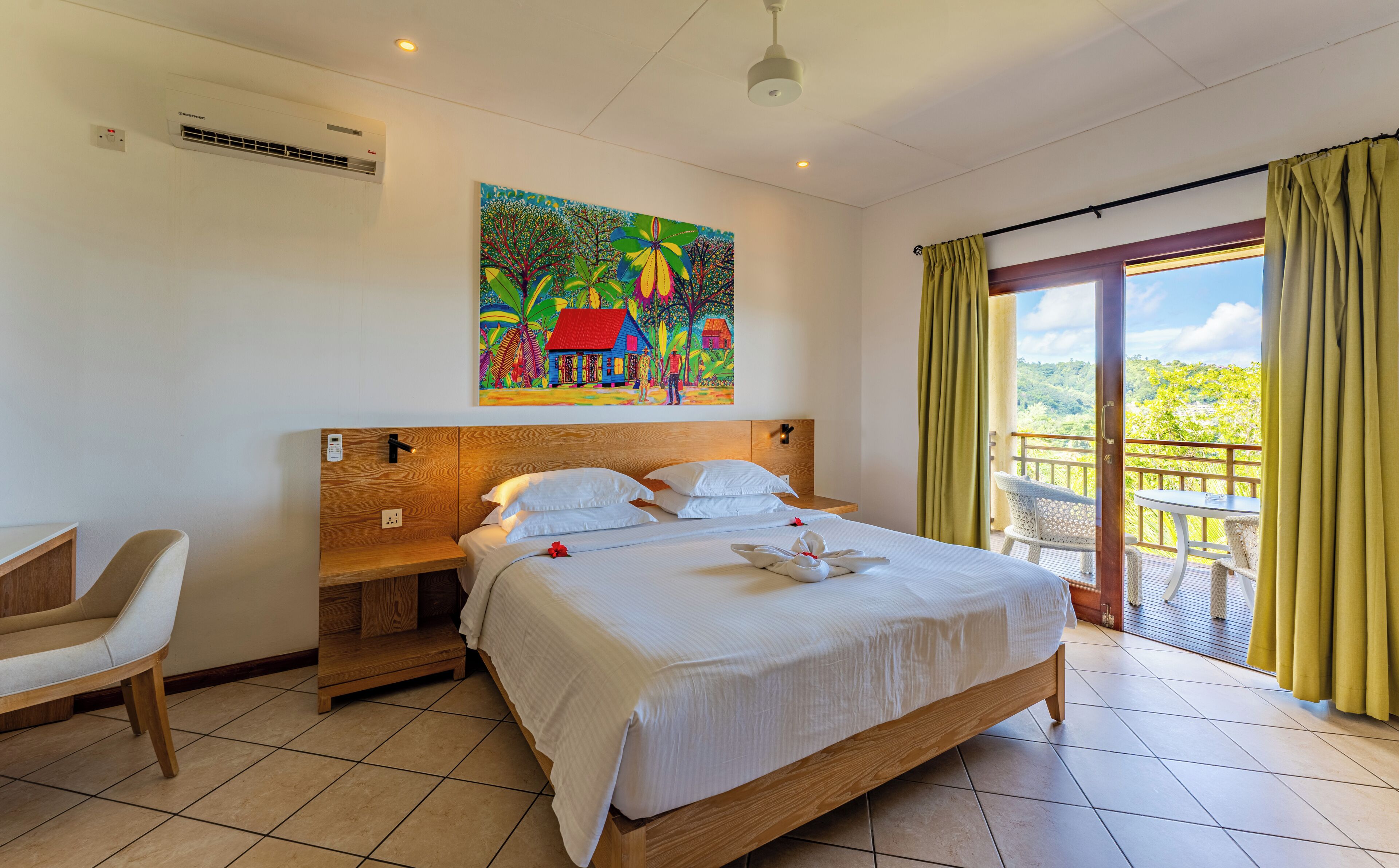 Deluxe Villa | Minibar, in-room safe, desk, iron/ironing board