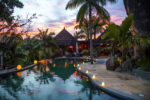 2 outdoor pools, pool umbrellas, sun loungers - Valmer Resort (Mahé Island)