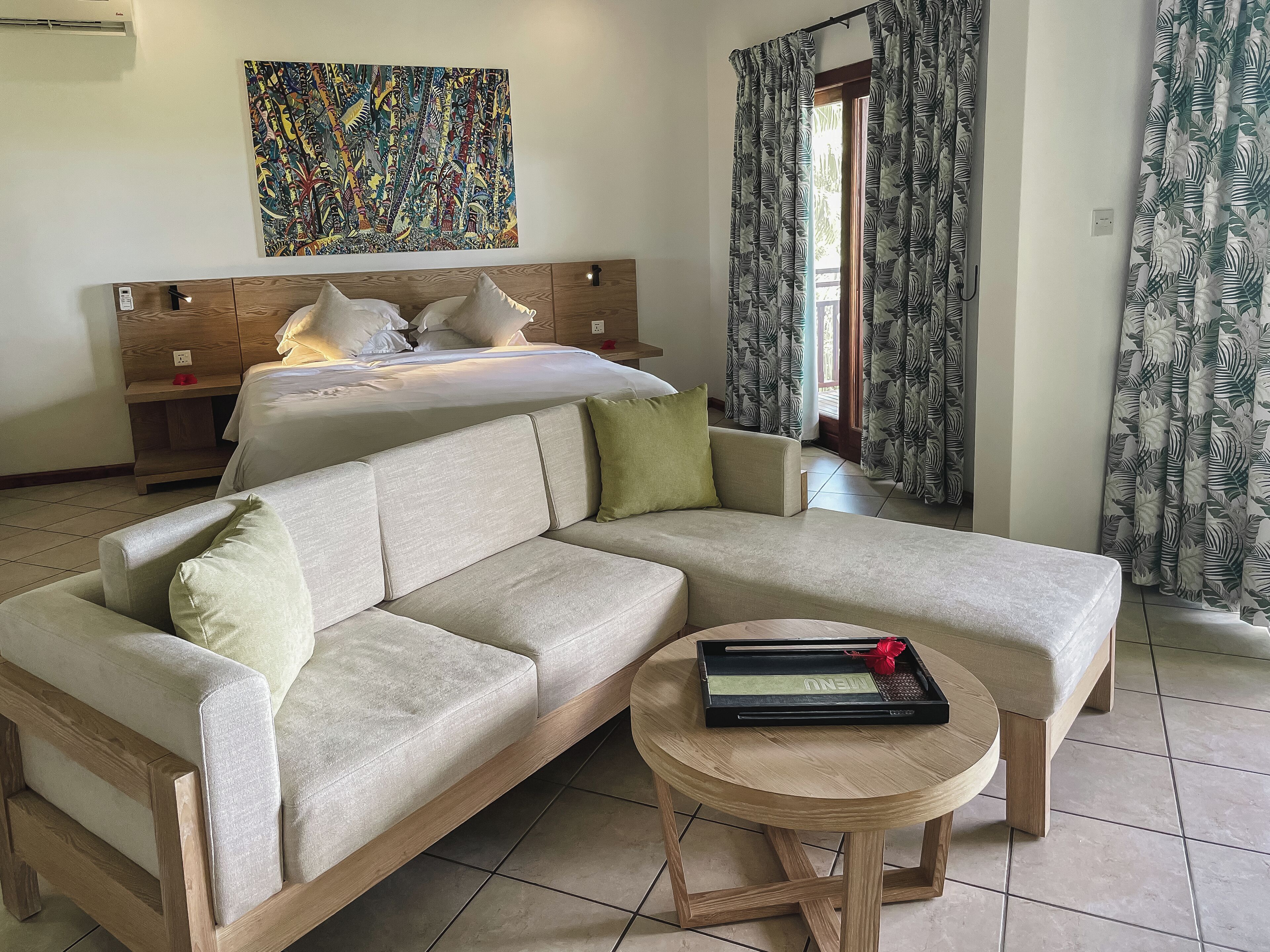 Minibar, in-room safe, desk, iron/ironing board (on request)