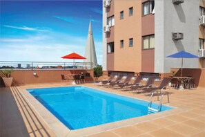 Outdoor pool - Hotel Metrópole Maringá (Maringá)